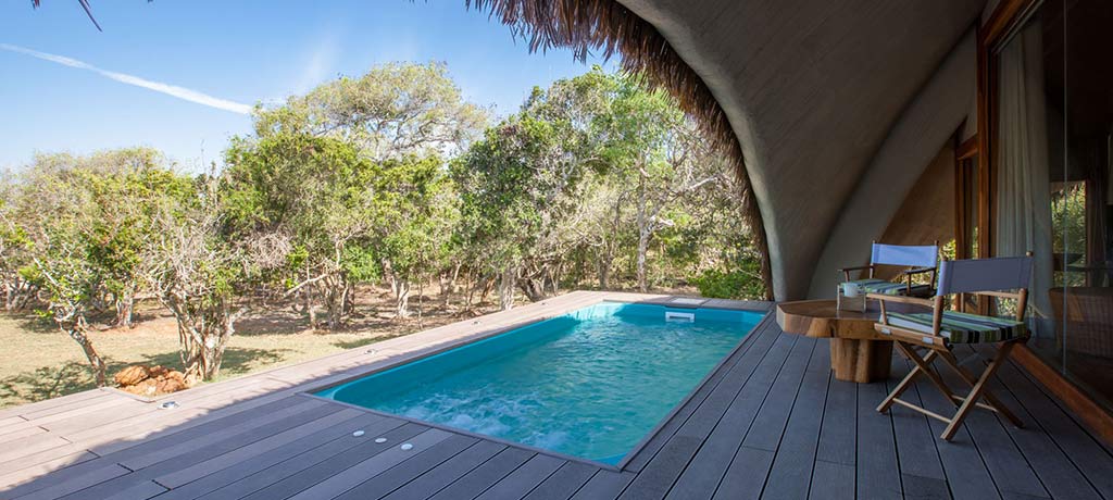 cabin plunge pool and deck