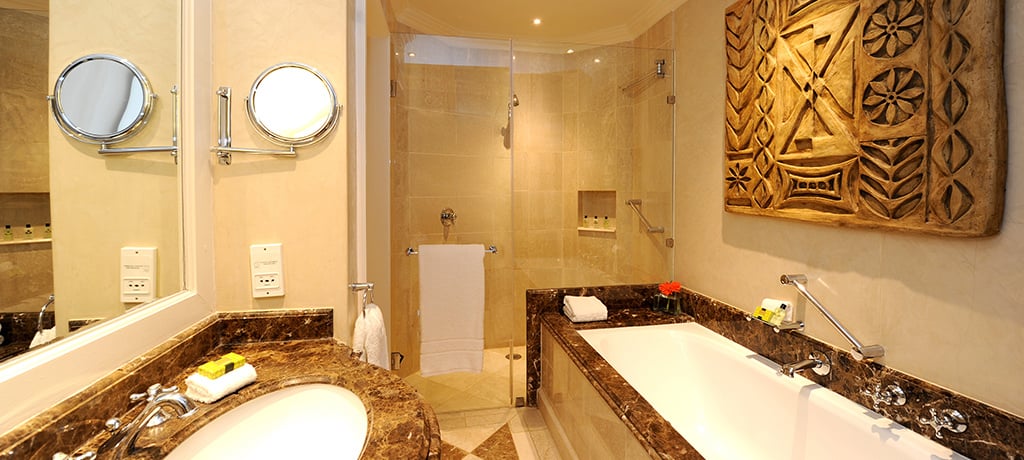 Africa South Africa Johannesburg InterContinental Hotel Standard Room Bathroom