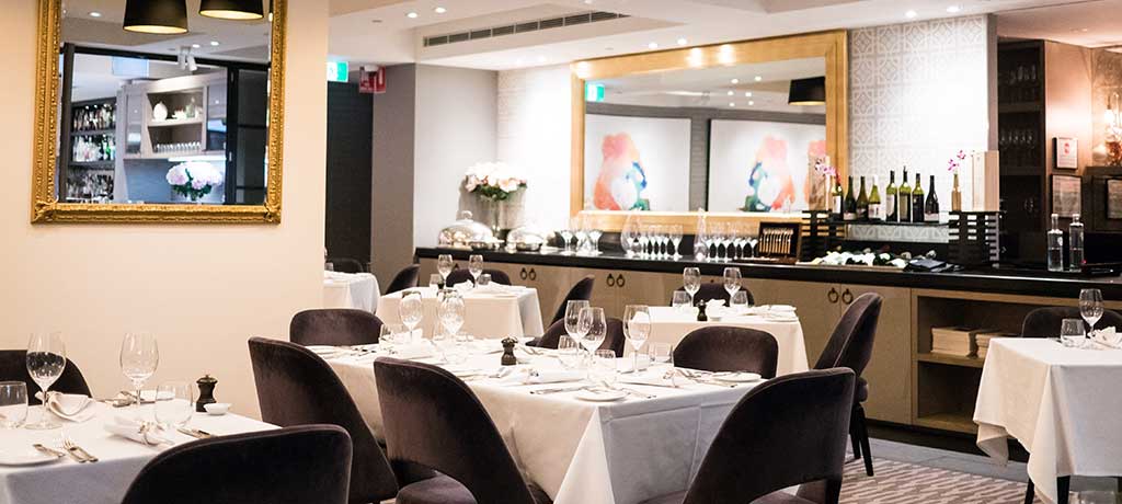 Australia-Adelaide-Mayfair-Hotel-Dining