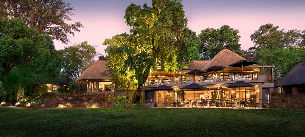 Africa-Zimbabwe-Stanley-Livingstone-Boutique-Hotel-dining