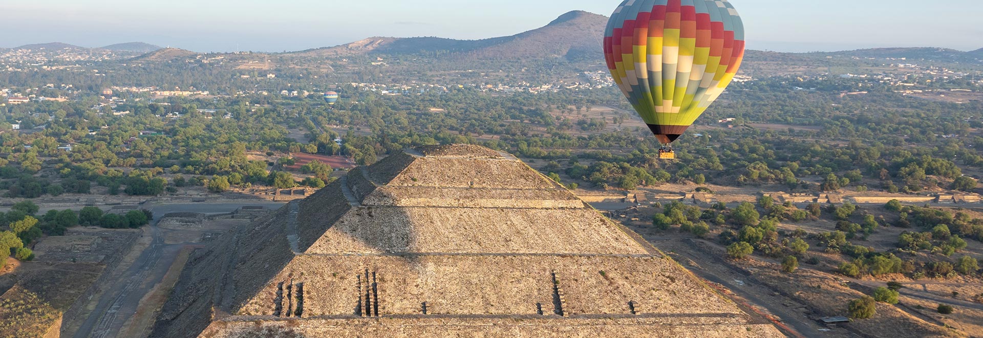 TM Mexico Teotihuacan Balloon m
